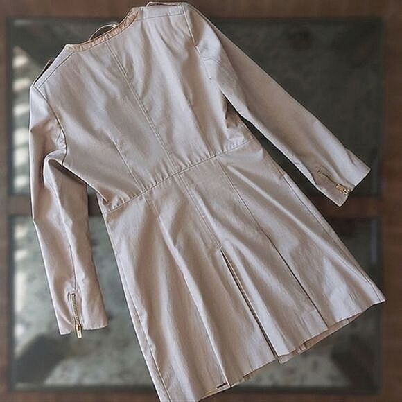 Via Spiga waterproof sand tone rain trench size XS - Picture 8 of 16